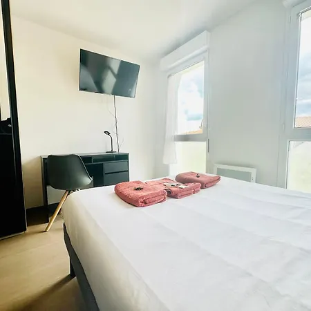 Studio 13 Min Plage - Parking - Menage & Linge Inclus La Rochelle  Exterior photo