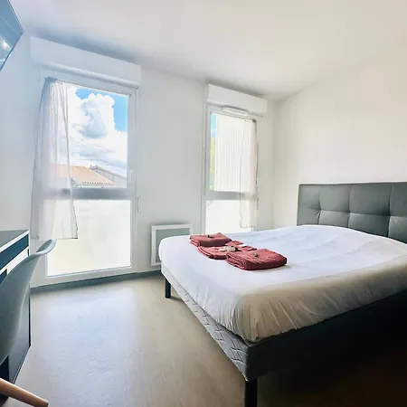Studio 13 Min Plage - Parking - Menage & Linge Inclus La Rochelle  Exterior photo