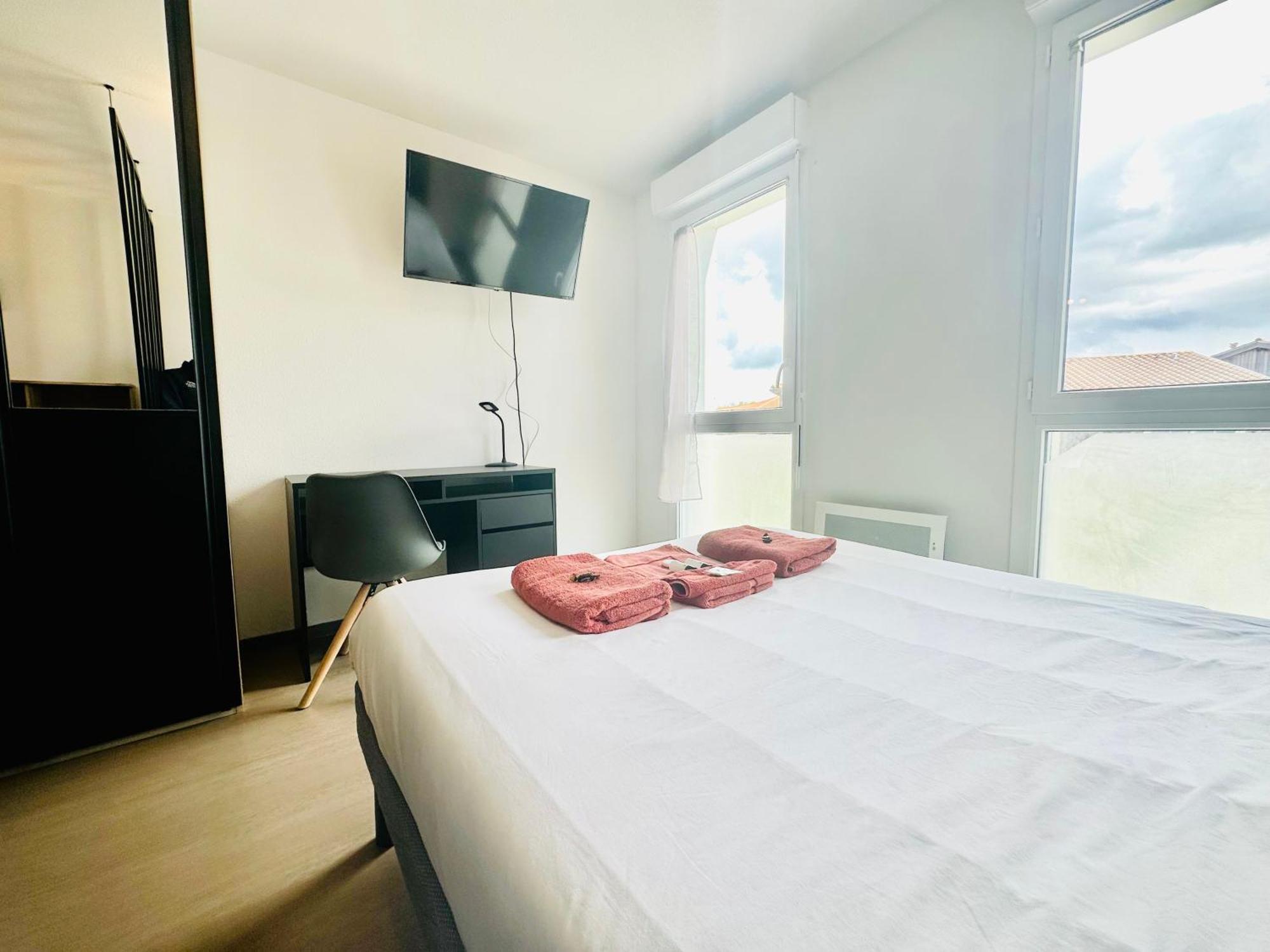 13 Min - Parking - Menage & Linge Inclus La Rochelle (Charente-Maritime)