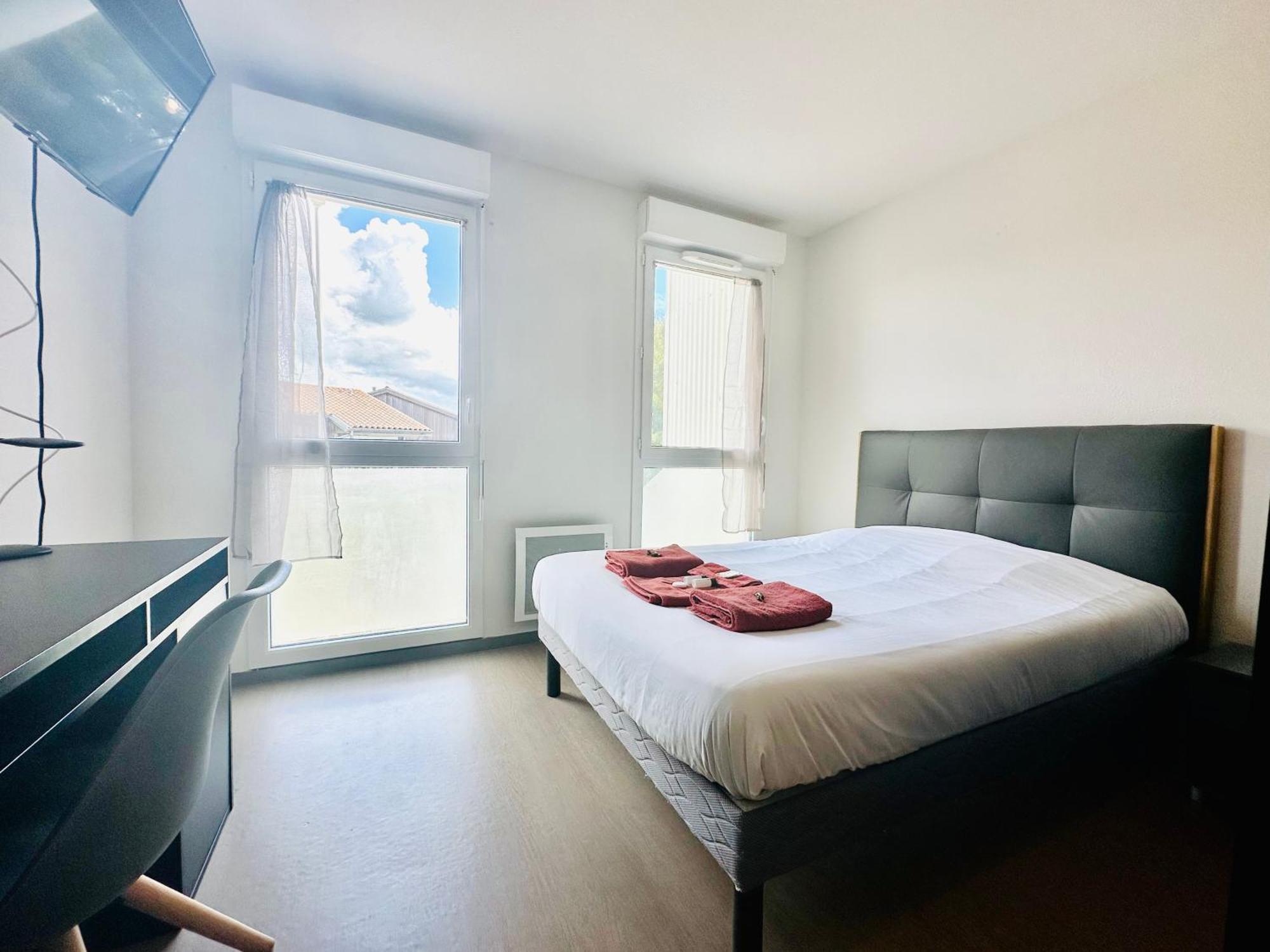 Apartment 13 Min - Parking - Menage & Linge Inclus